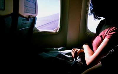 Consejos para desobstruir tus oídos si viajas en avión